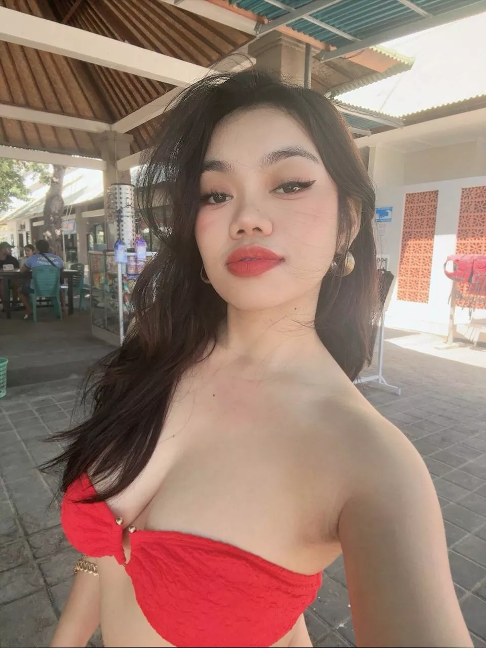 Fresh and young Asian girl just for you