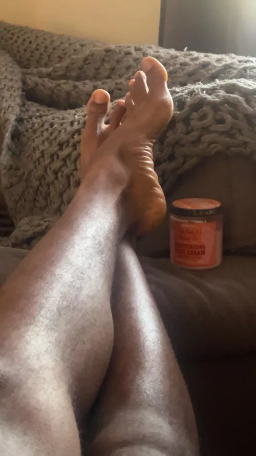 Freshly moisturized 13’s ☺️👣🧴