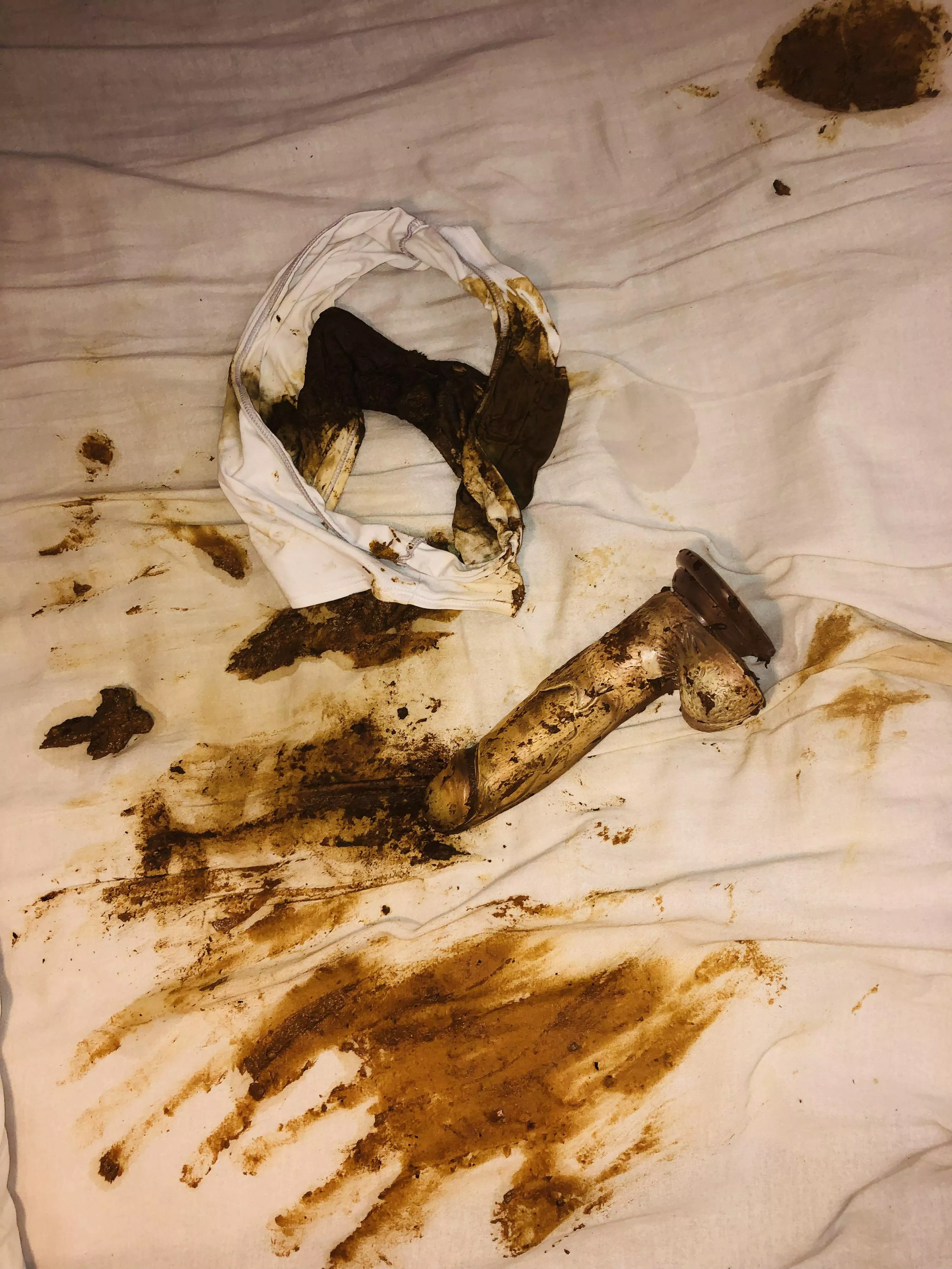 Full load yesterday, slept in it then full load this morning before fucking myself in my warm poopy bed with a dildo