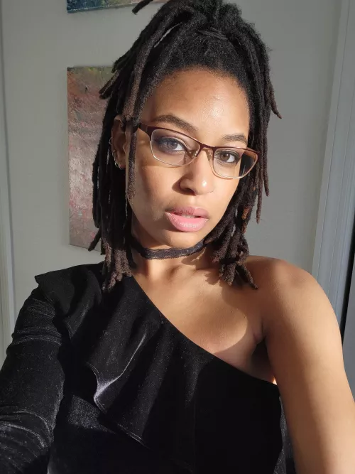 Golden hour. Serving face