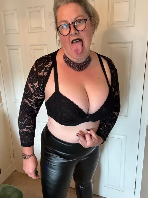 Goth Milf with attitude wants bending over 