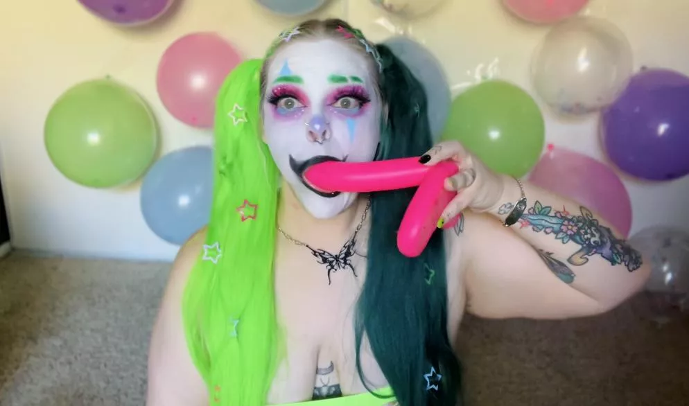 green haired clown girl