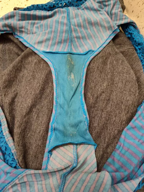 Gym, work, sweat, busy day pussy stinkiness that my panties absorb