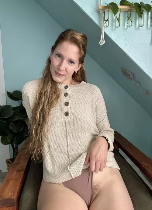 Hairy MILFs are the best 