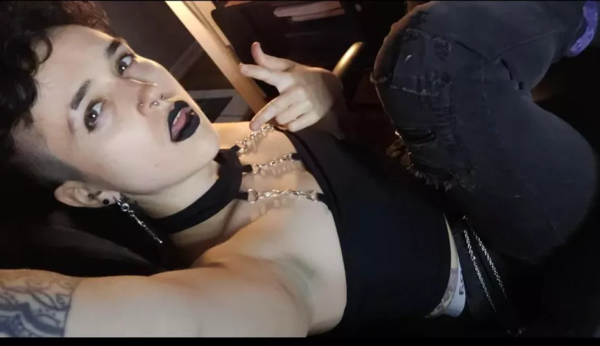 Happy gothtober 🦇🖤