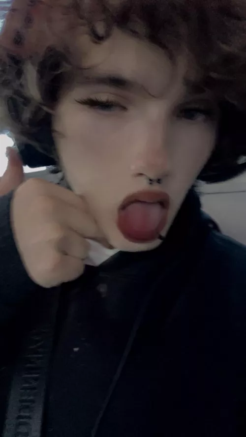 Heading downtown for a while if anyone wants to meet up before the buses shut down for the night!