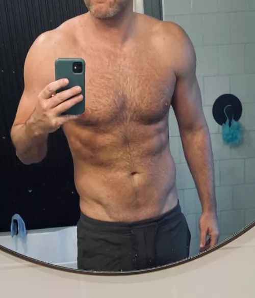 Heading to M4 alone Monday night. Looking for a date. 