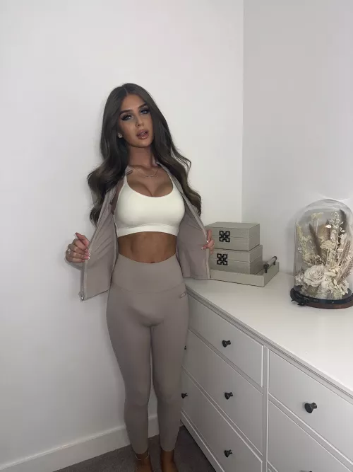 Heard you love girls with bulge... is that true?