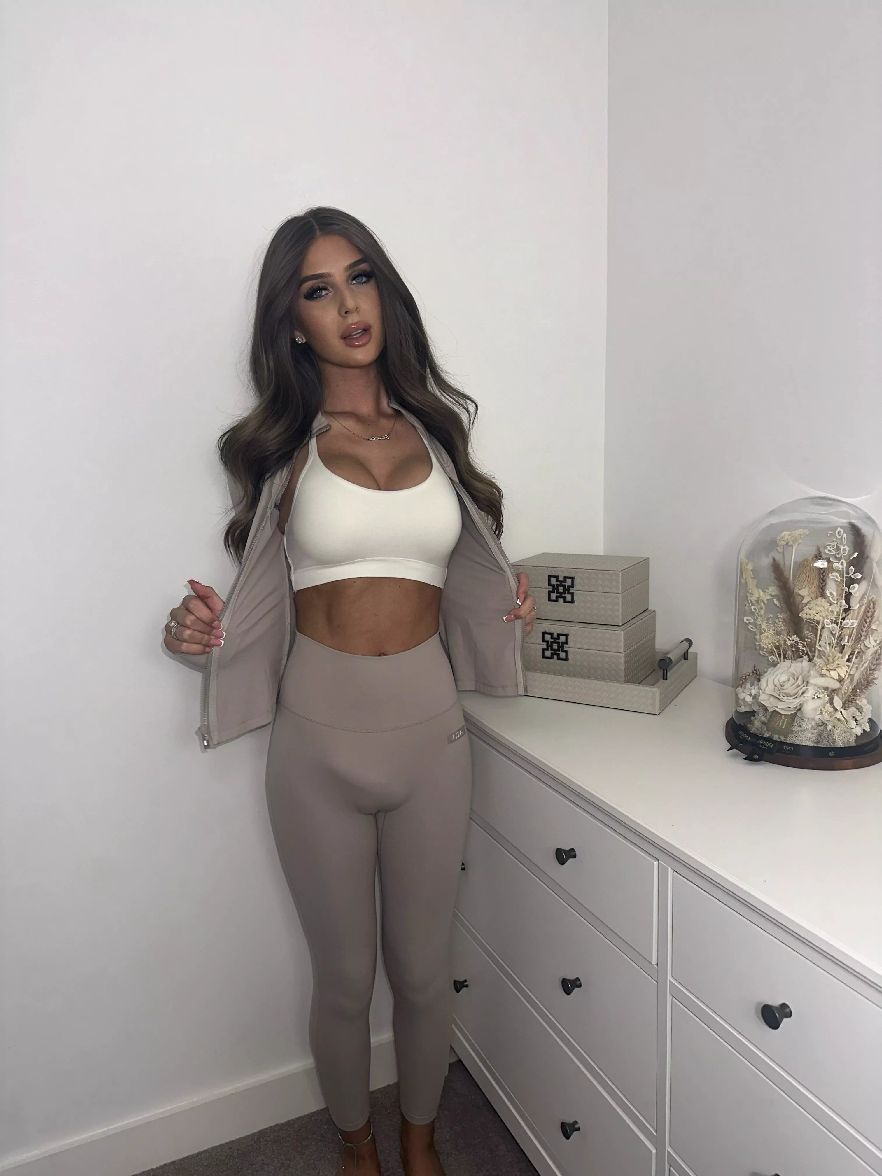 Heard you love girls with bulge... is that true?