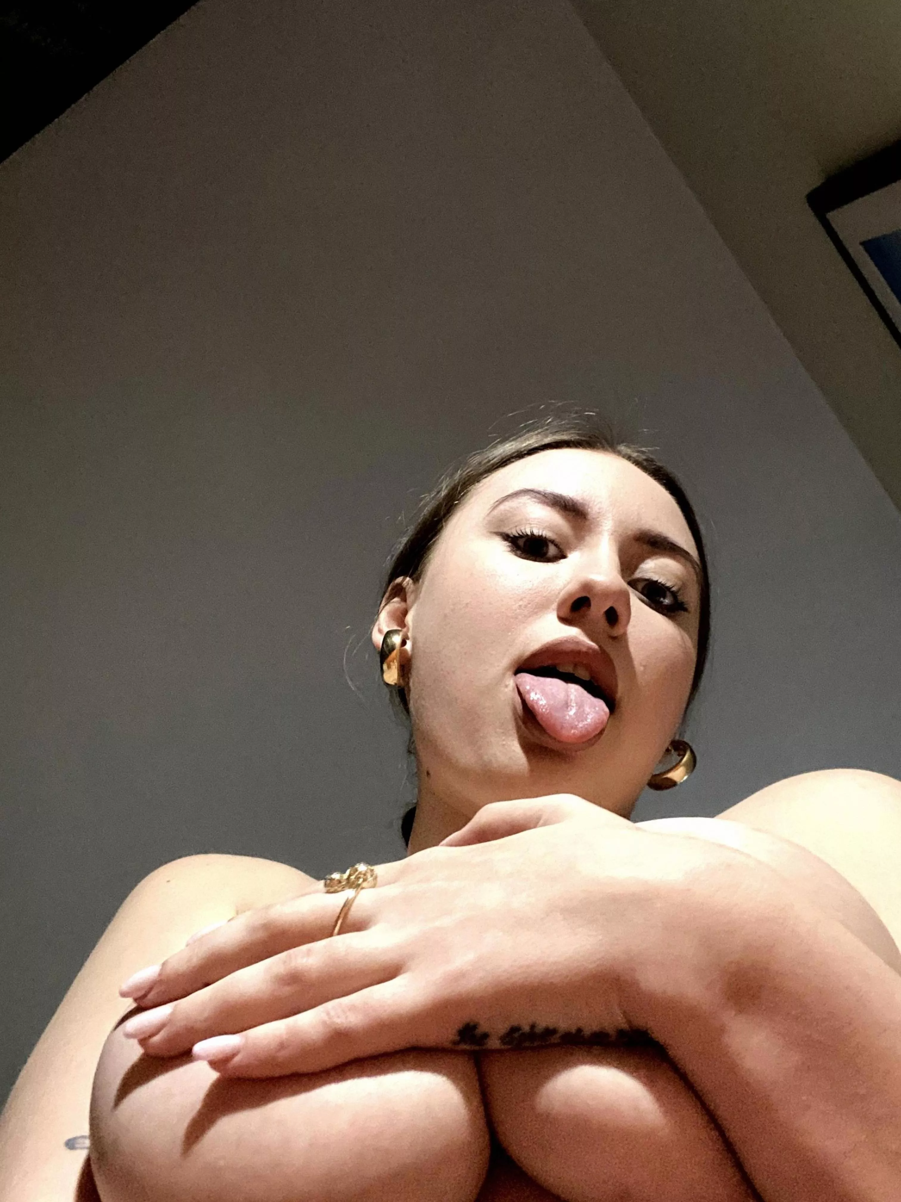 Hit that upvote for a surprise! Snap me: abbyviti