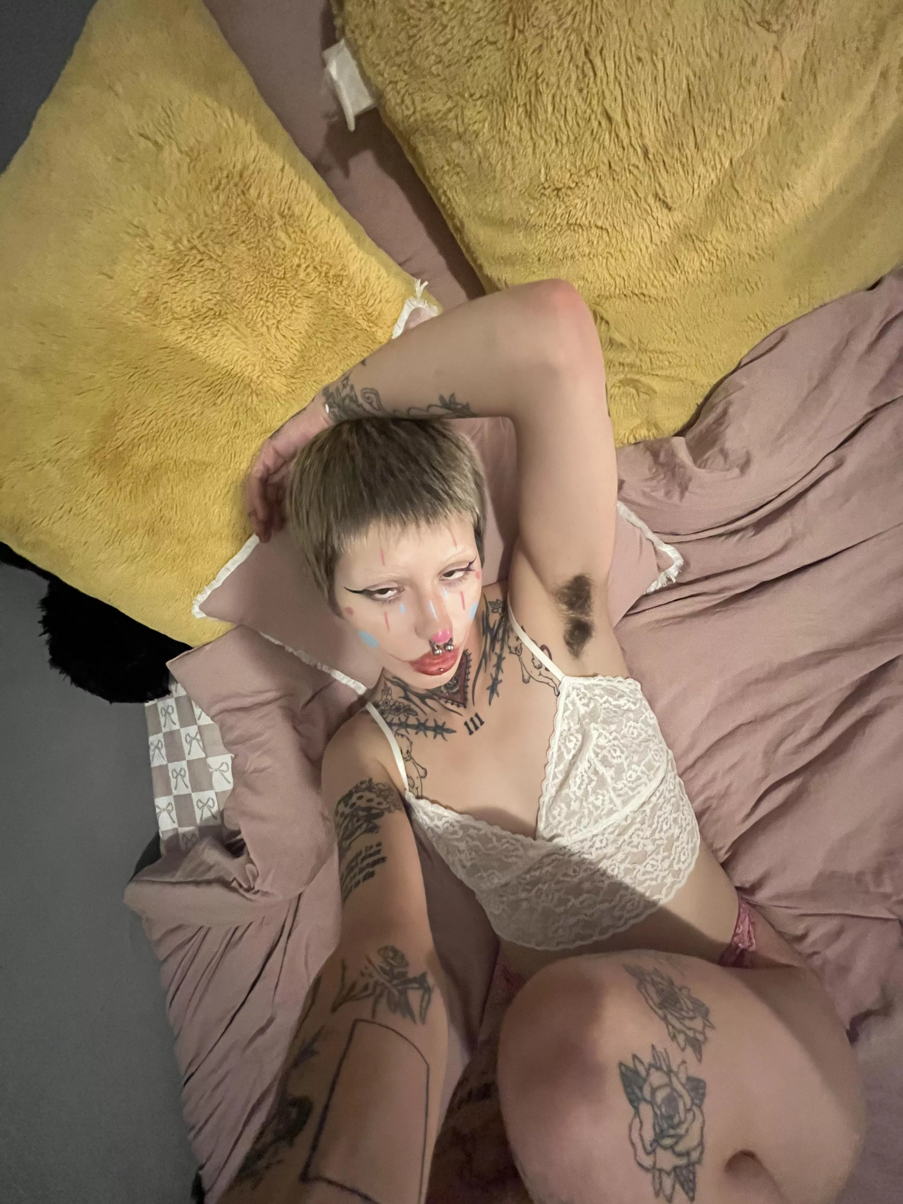 horny lil clown girl 