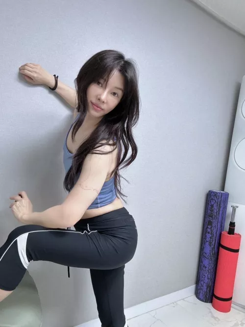 horny mom needs some stretch