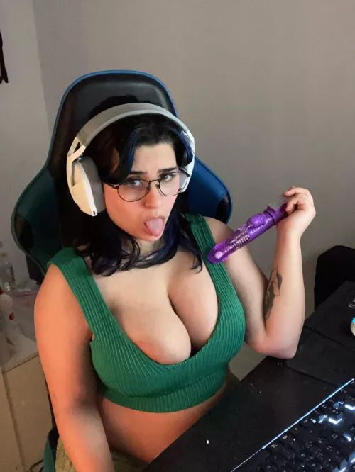 How badly do you want to fuck a midget?