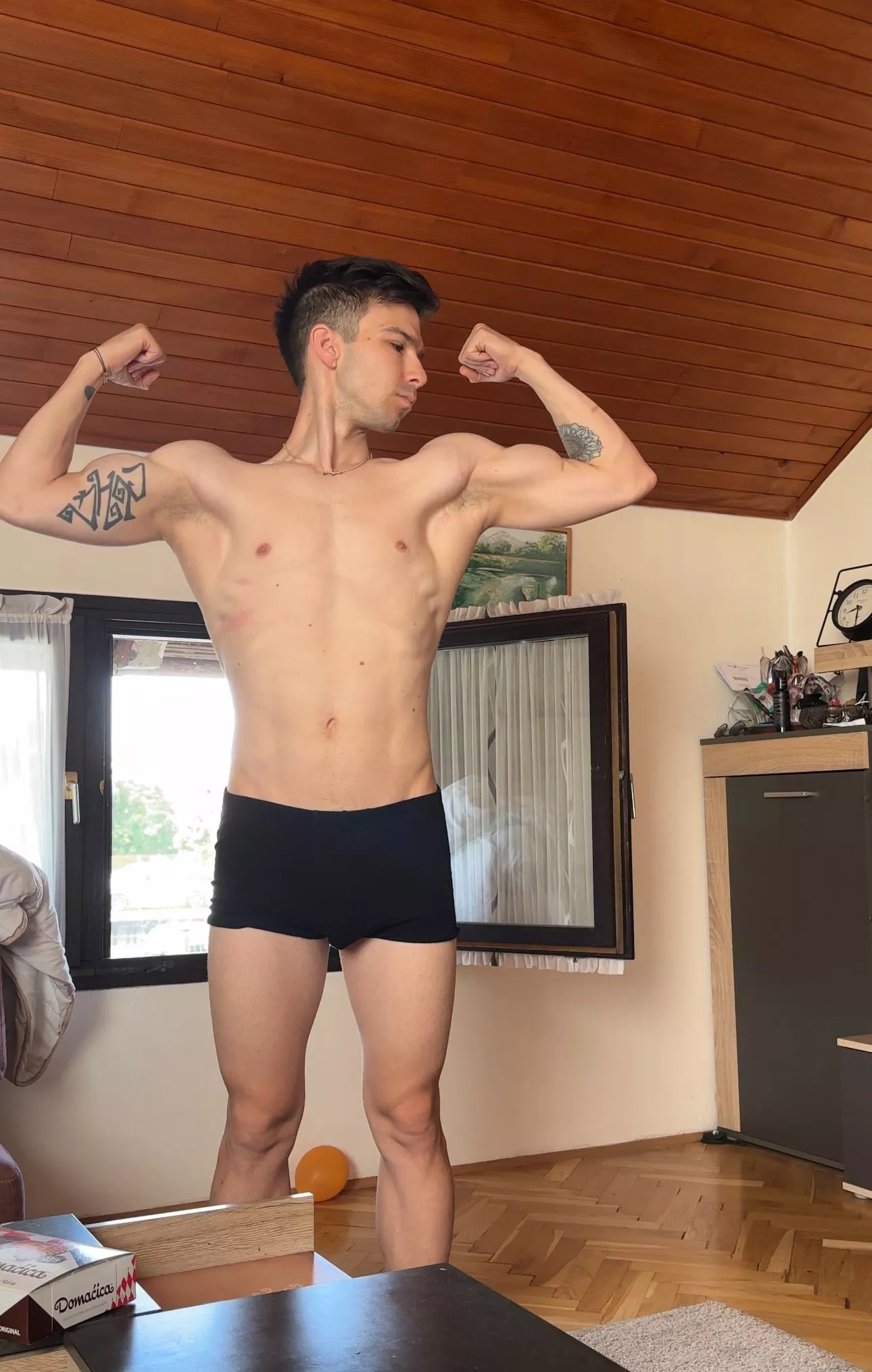 How do you like my muscles?😋