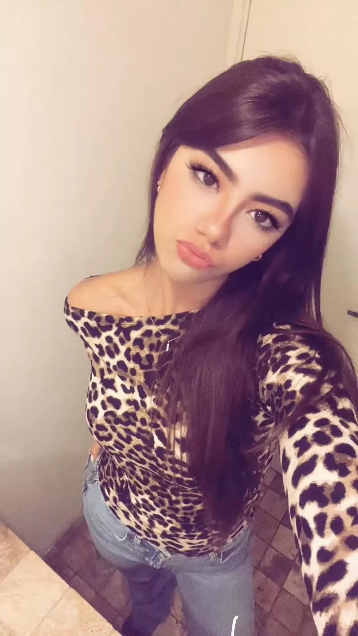 How does it feel knowing a 19 y/o Latina princess owns your pathetic life? Now get on your knees, loser
