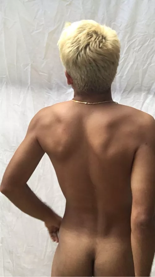 How does my back look? Back when I was blonde 😋
