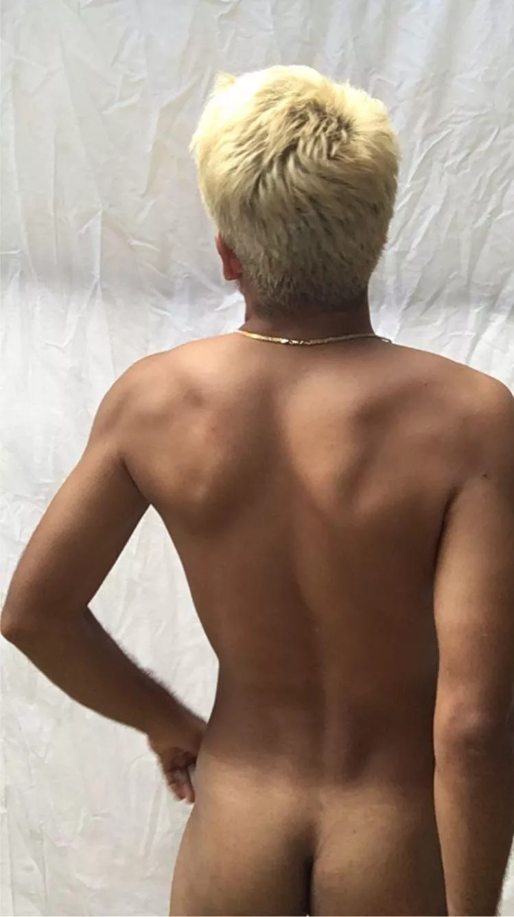 How does my back look? Back when I was blonde 😋