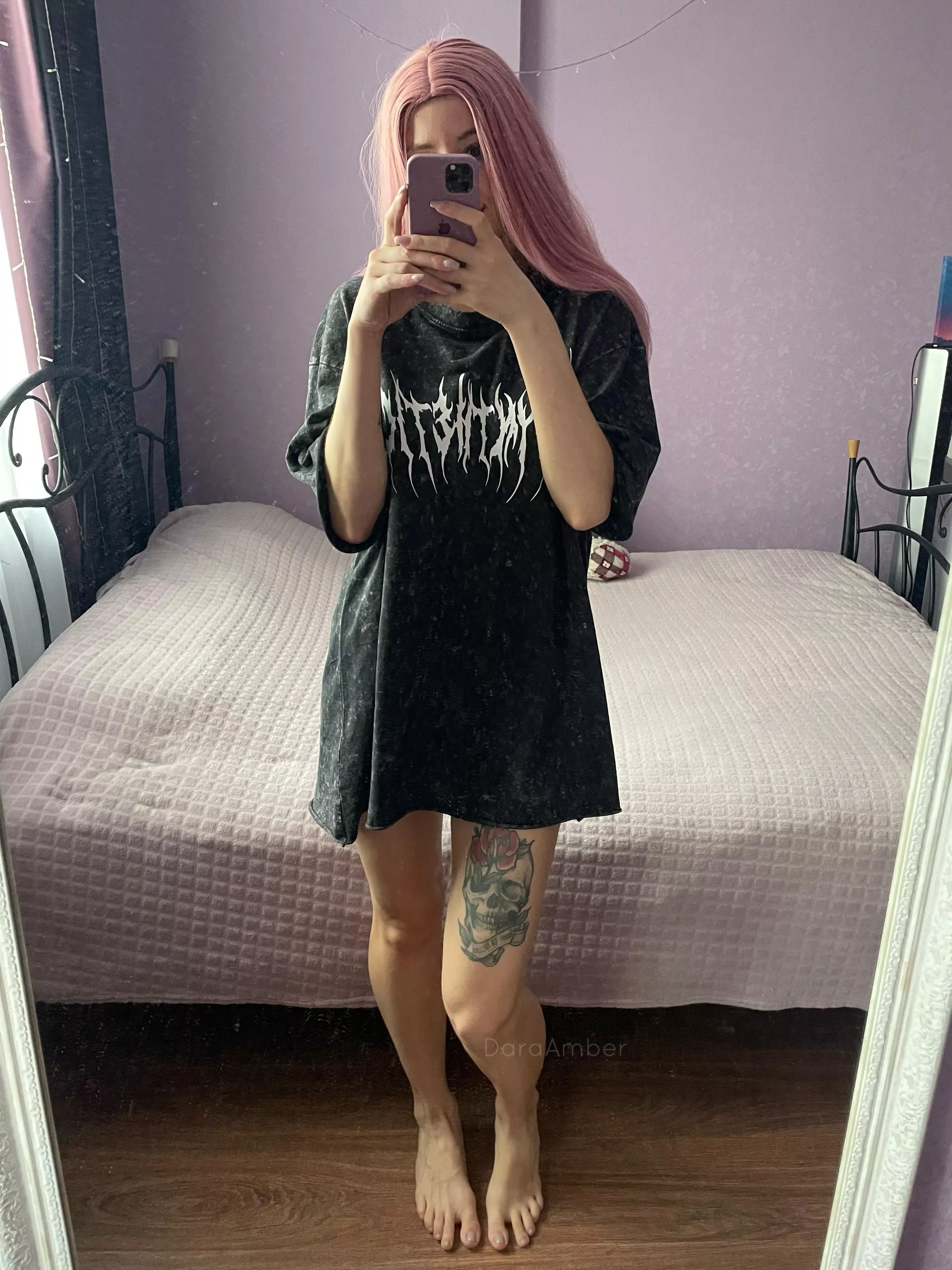 Huge tshirts are perfect to wear at home 🥰