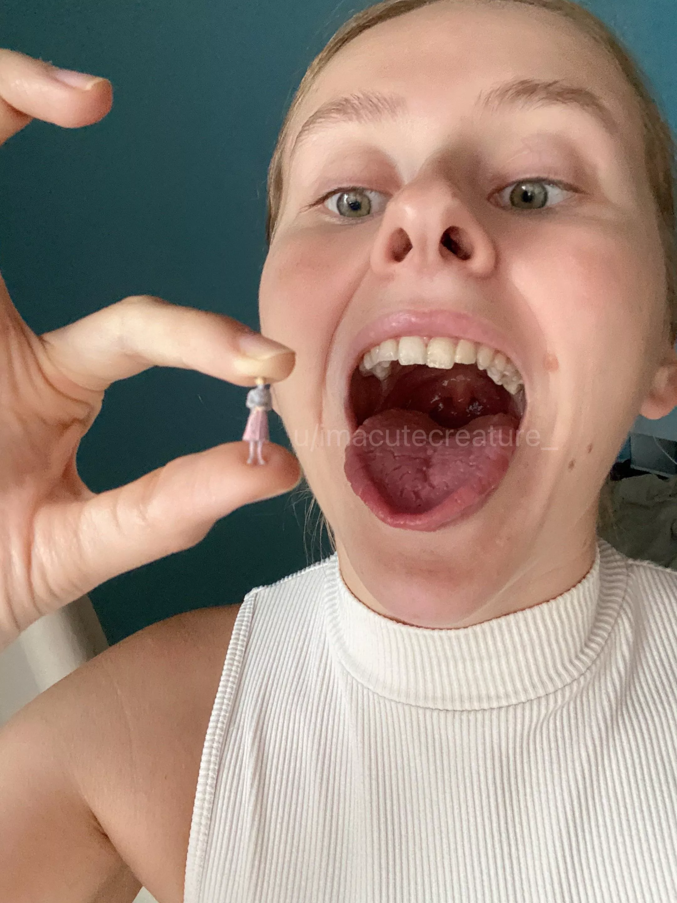 I caught your girl, and now I’ll eat her, hahaha!