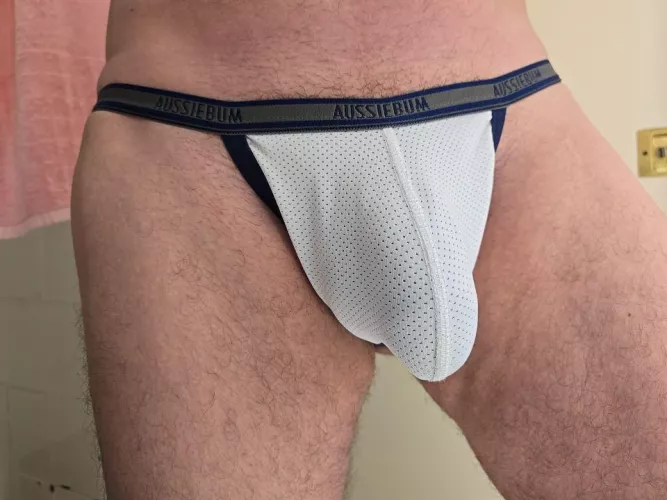 I do like the mesh pouch. Just needs to be more see through 