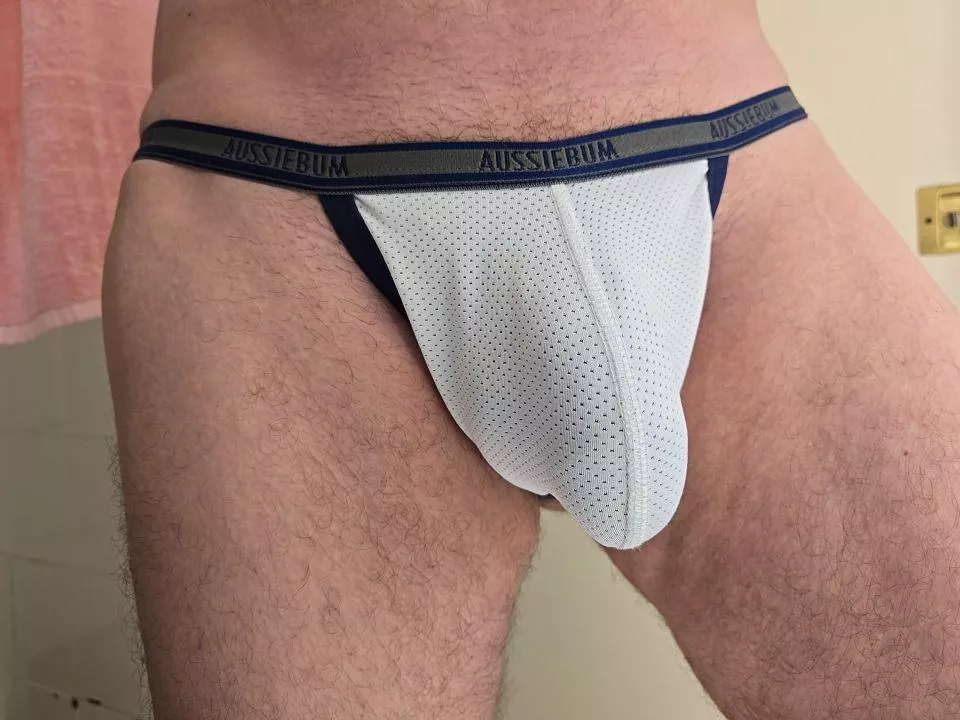 I do like the mesh pouch. Just needs to be more see through 