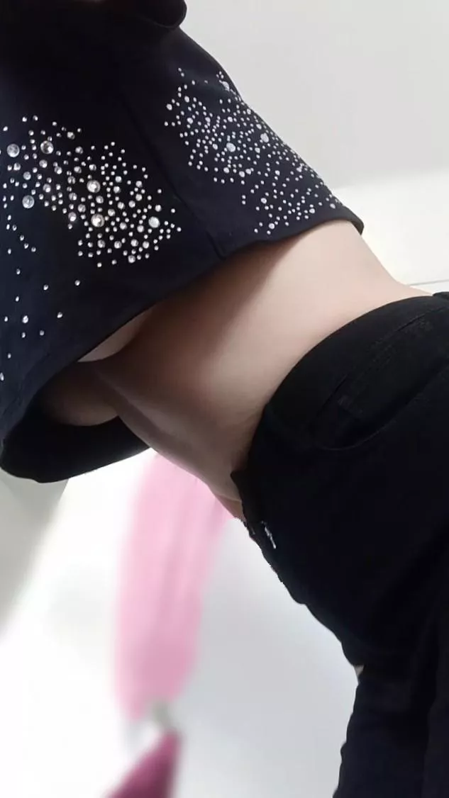 I just need to lean over grab something ... Right over .. here .. 