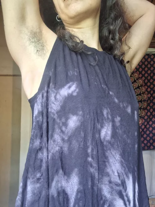 I love hair when it gets sweatty.. wanna taste it?