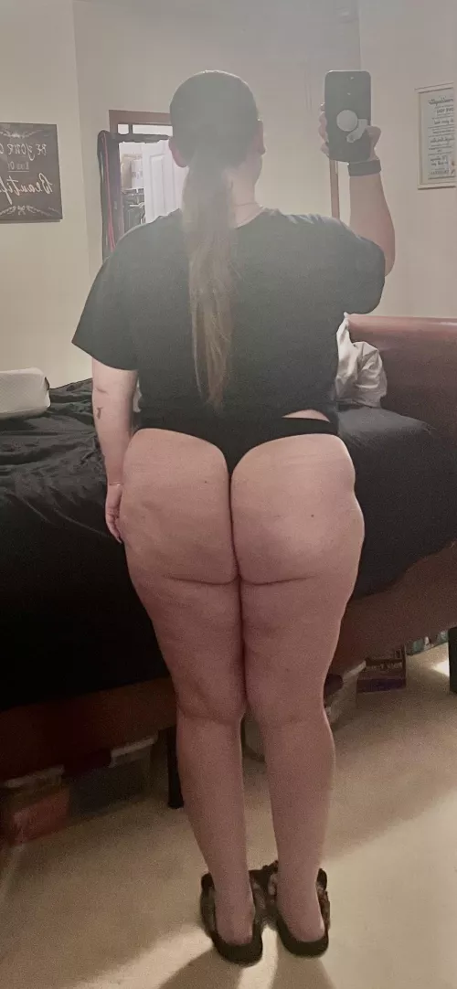 I love my black thongs 