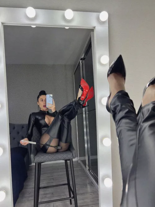 I love the combination of latex and heels on my body