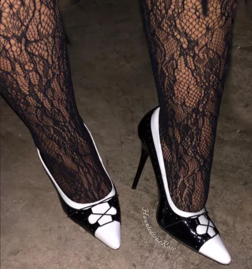 I say “kneel” you…?