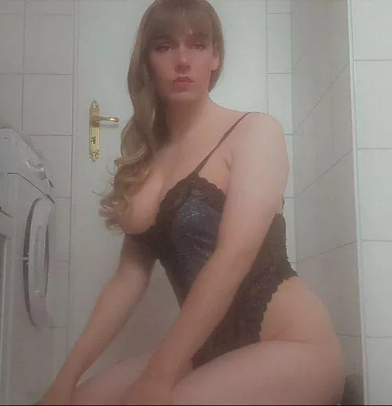 I used to be the Small Forward in our Highschool Basketball Team. Look at me now 💅