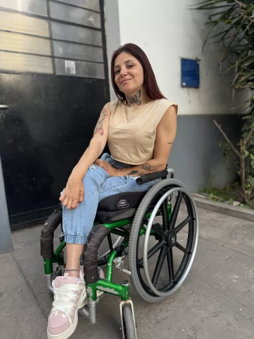 I want a devotee who wants to see everything about me ! I am ready! Spinal cord injury C5 C6