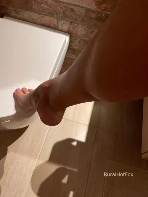 if you like my feet, imagine how much you would like my pussy [OC]