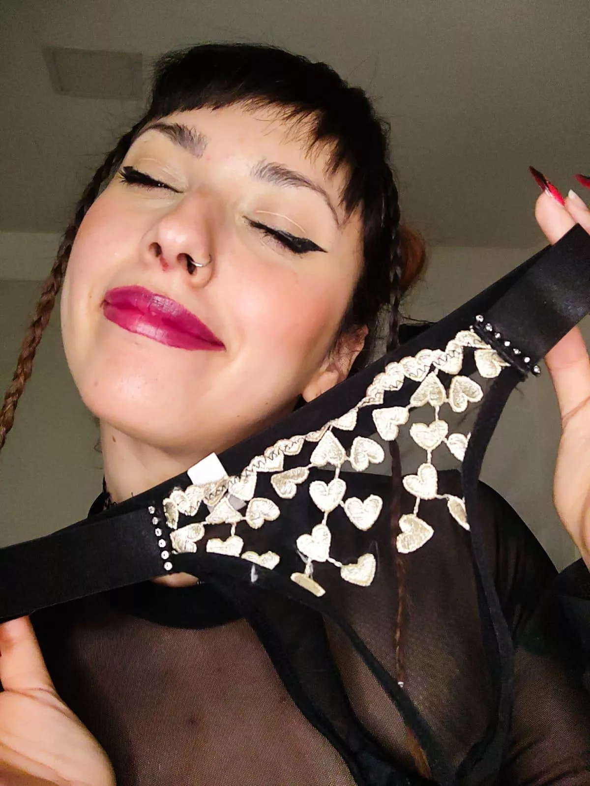 If you're a sissy looking for an owner. Here I am. Call me mommy, if you want.