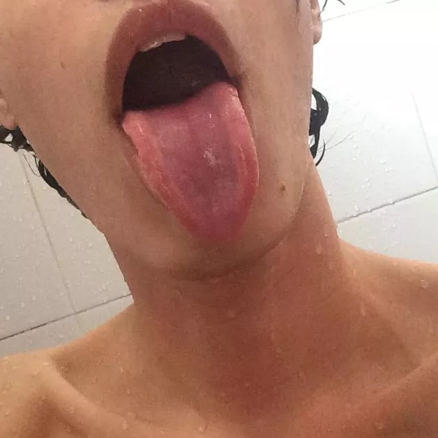 I'll use my tongue to lick every inch of your dck 