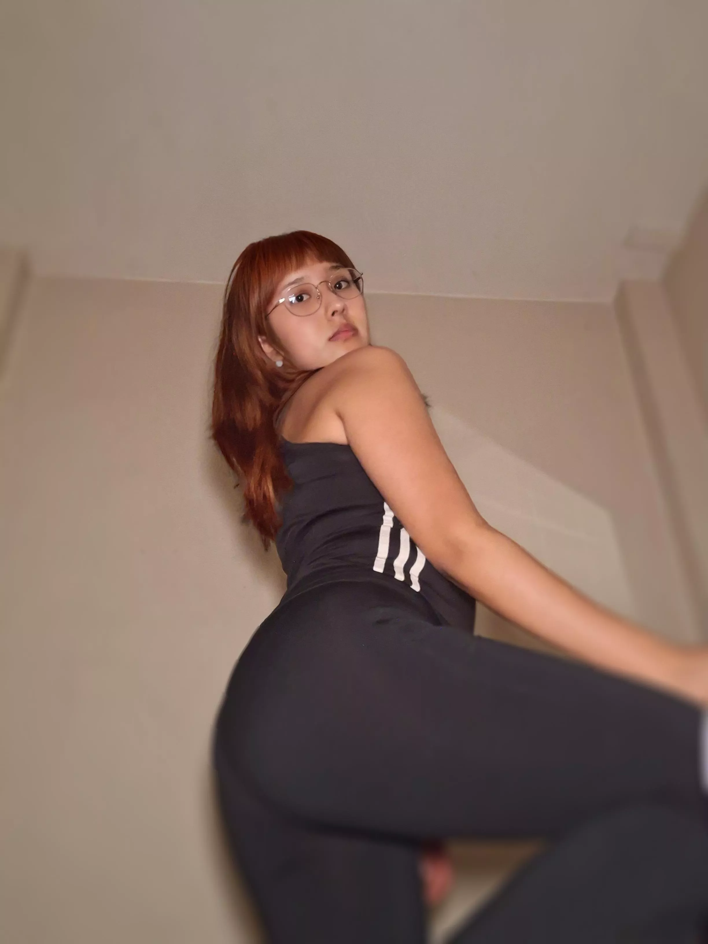 I'm a luxury💎✨️ you could never have, you can only worship me from a distance🙇, you dirty pig🐽