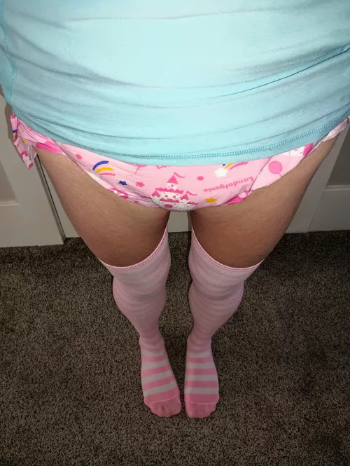 I'm... I'm not making pushies..🫣🫣 But don't look!! 