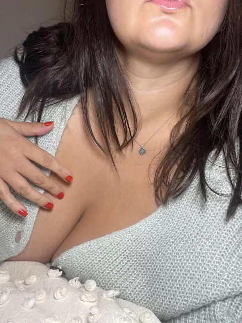 I'm new here... let's be friends? 