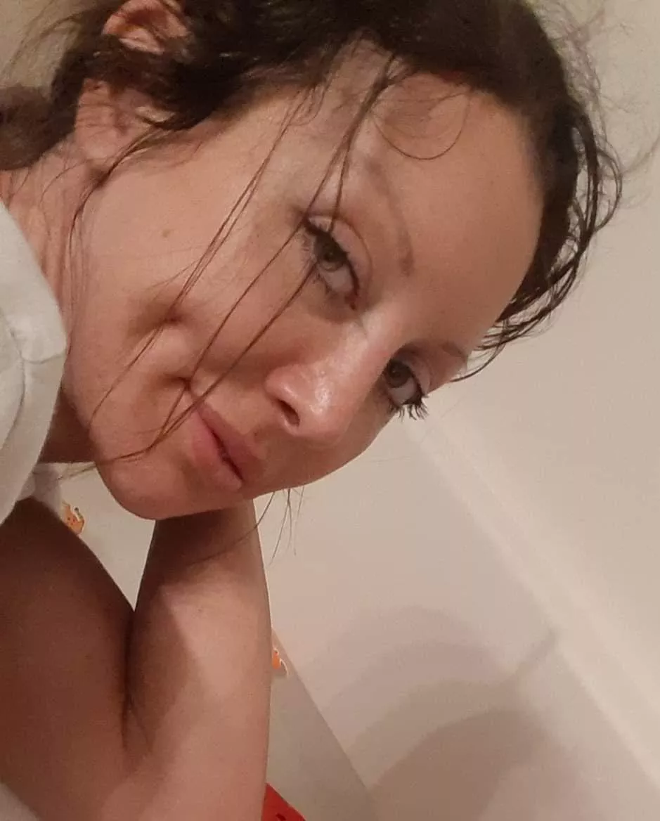 I'm new , wanna cum on my face?