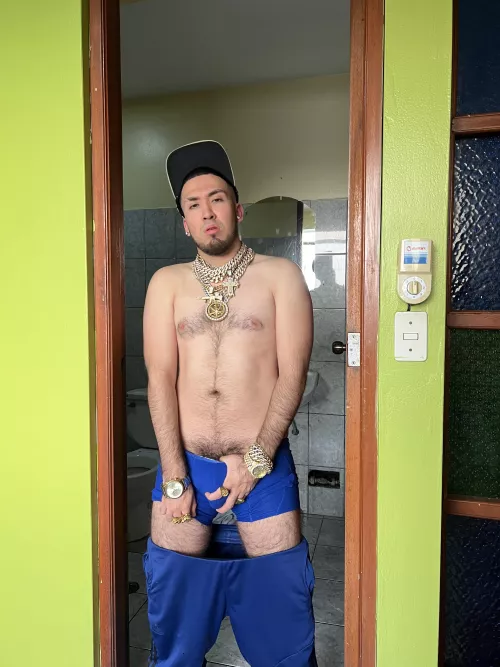 Im selling this boxer full of musk lol I have a new batch haha 