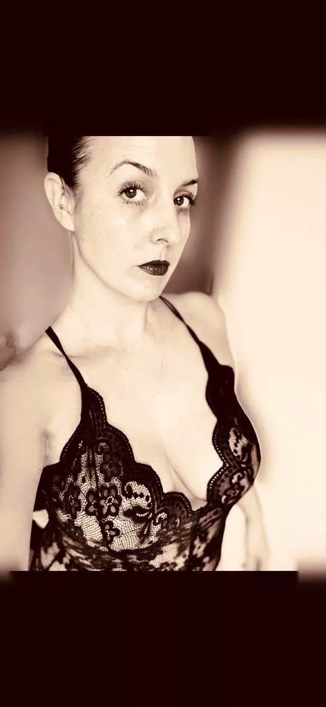 It’s the day of worship and you know what that means. 🙇