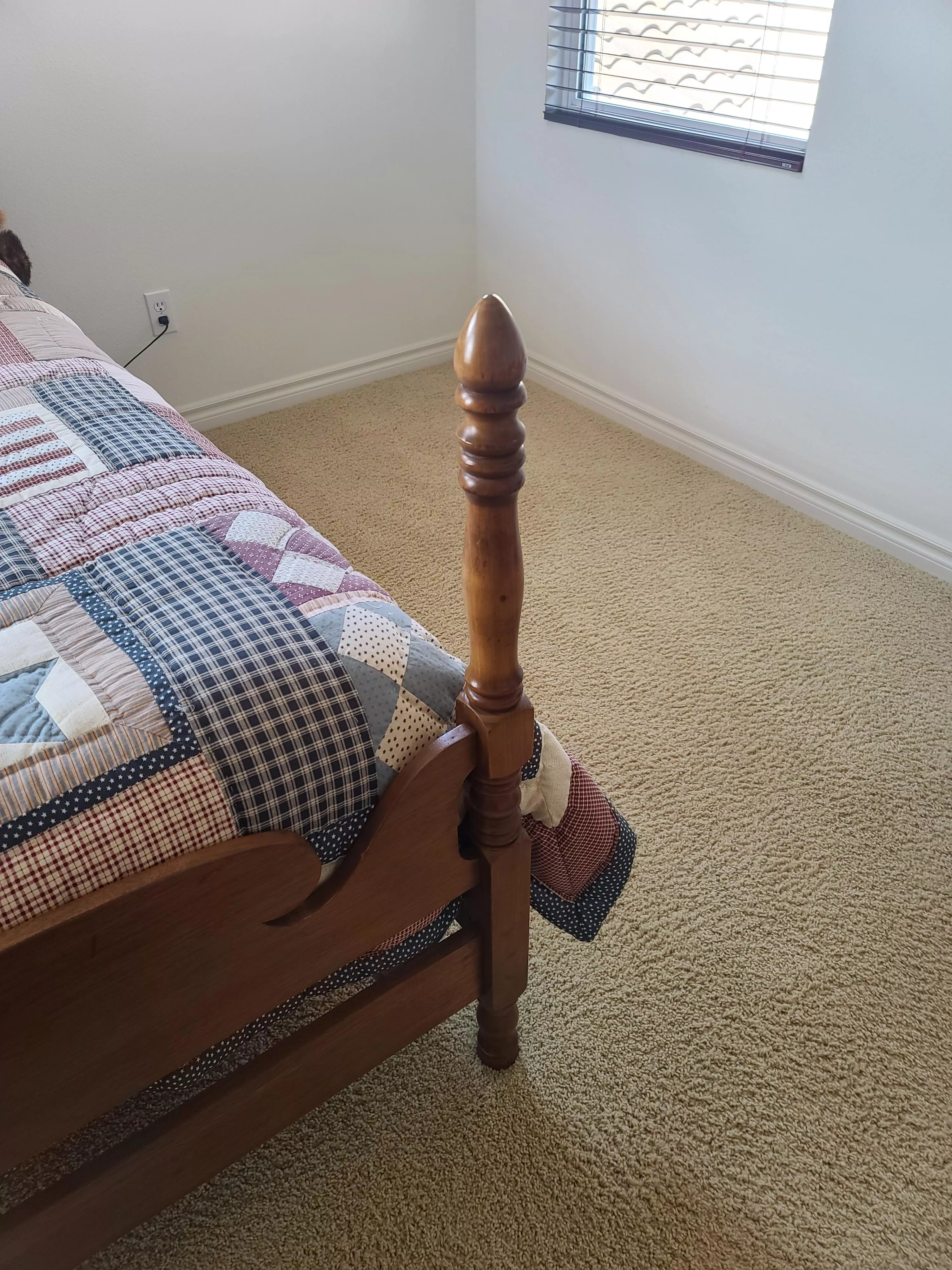 Ladies you see this bedpost my house room. What ya doing to it? 