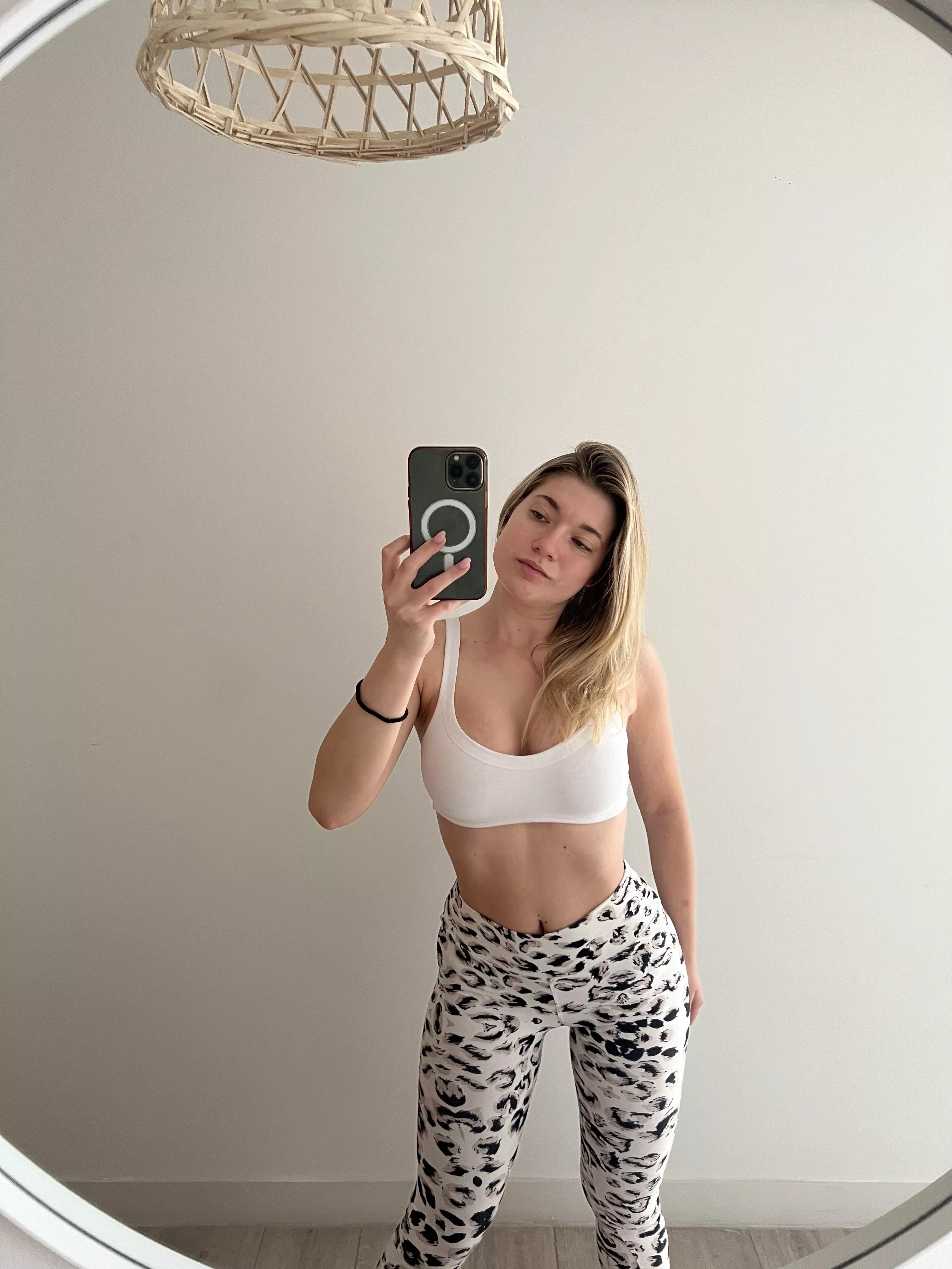 Let me make all your fantasies come true daddy text me!💌💕