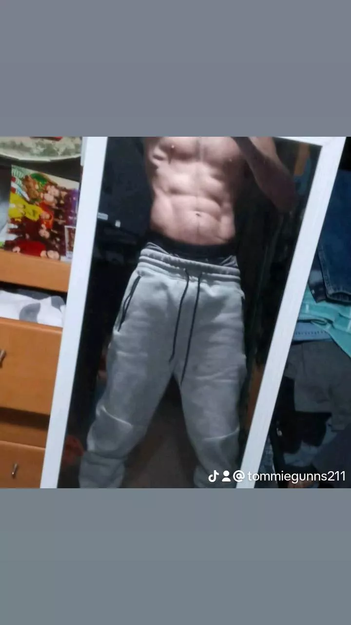 Looking for friends with the benefits in sterling heights Michigan. Sexy girls pretty girls. Cum over keep me company tonight. 