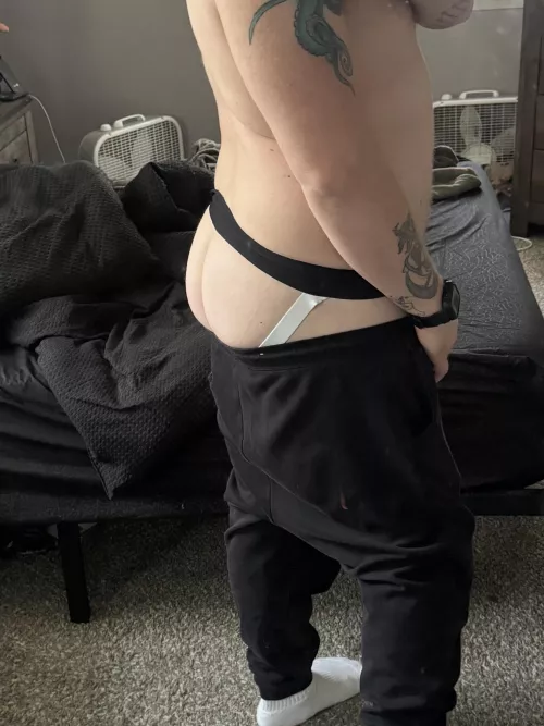 Love how this jock hugs me