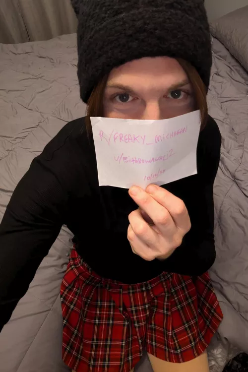 M4F Warren, Mi VERIFICATION PHOTO.  Seeking Bi Females down to play with a kinky switch cd/stud. I host.  