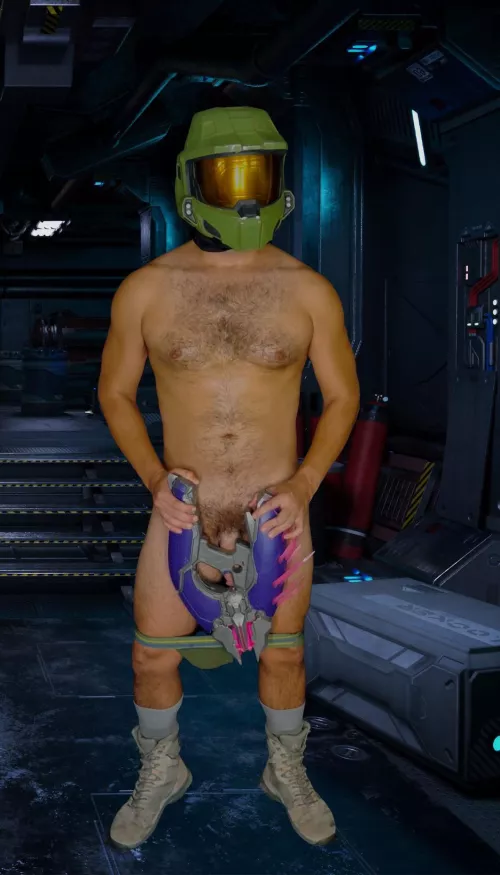 Master Chief playing with his needler 