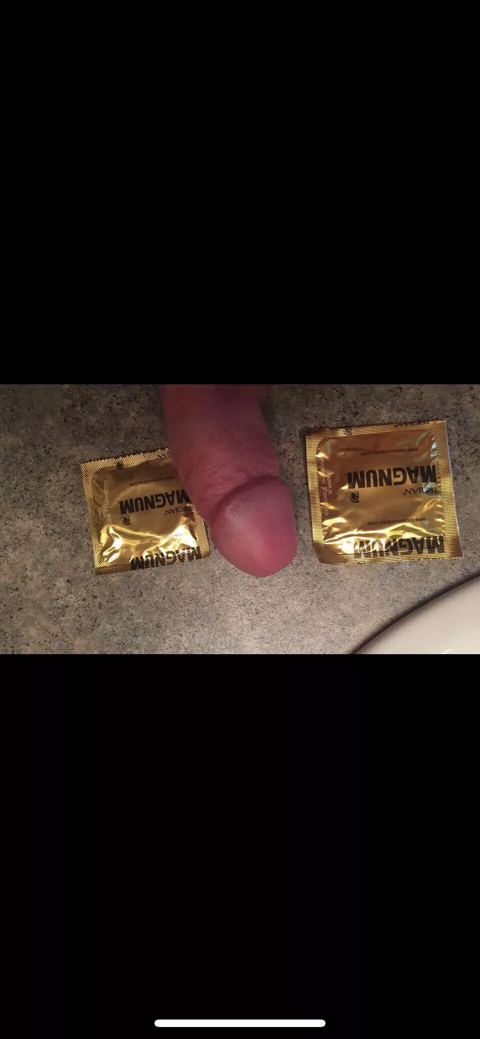 Me between an Xl and a XXL [M]