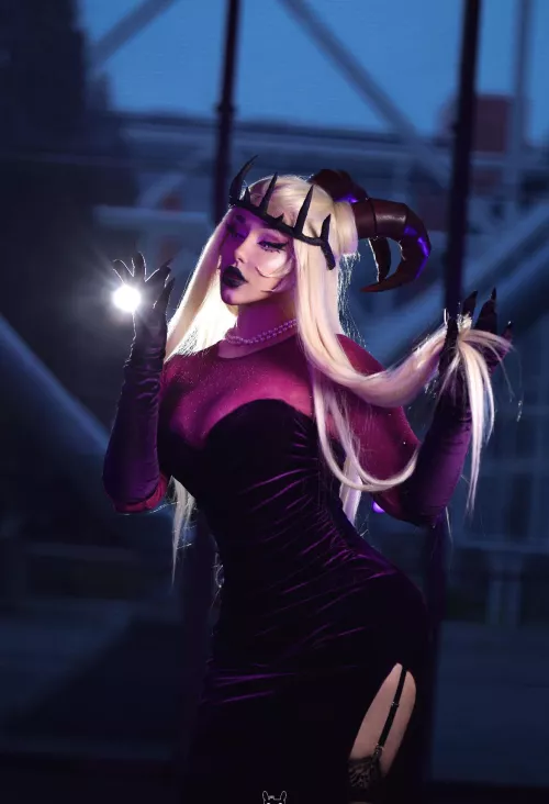 Mommy Lilith wants to play