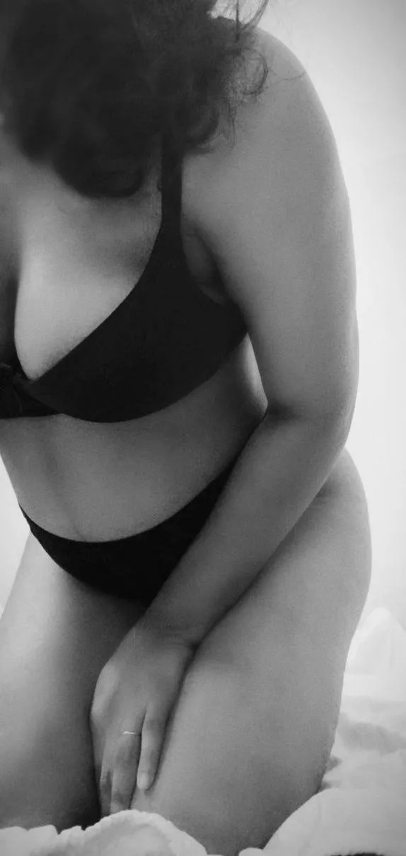 Monochrome 🖤 (f)